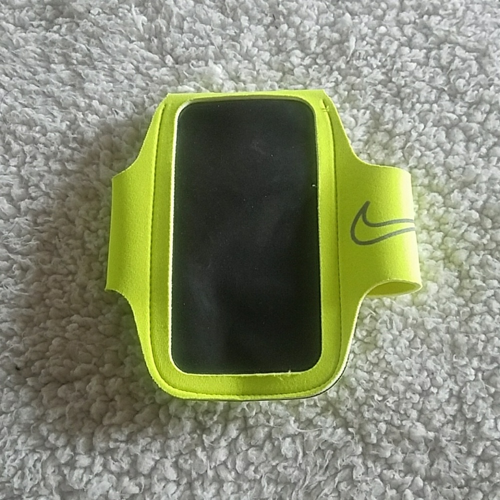 Nike phone fitness band !!!!final price!!!!!